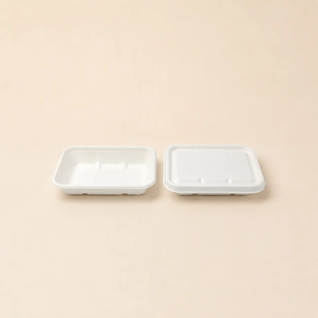 450ml Molded Pulp Rectangular Food Container Open and Closed View 450ml molded pulp rectangular food container shown without lid and with matching lid
