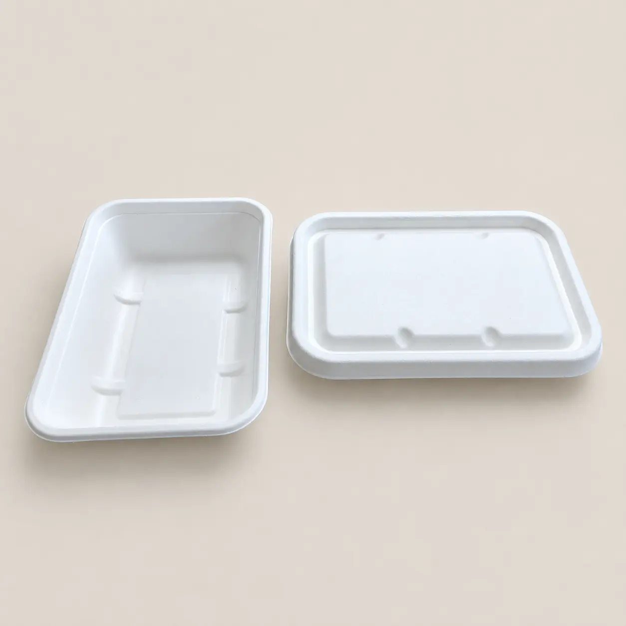 550ml Molded Pulp Rectangular Food Container Open and Closed View 550ml molded pulp rectangular food container shown without lid and with matching lid
