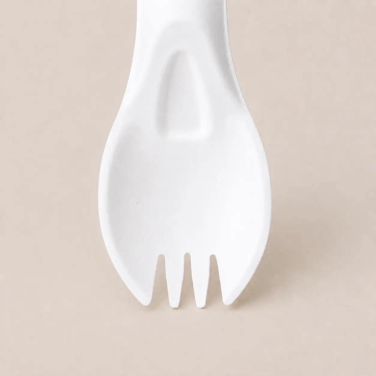 6-Inch Wide-Bowl Molded Fiber Spork Bowl and Tine Detail Close-up of the broad oval bowl and four short tines on a white 6-Inch Wide-Bowl Molded Fiber Spork